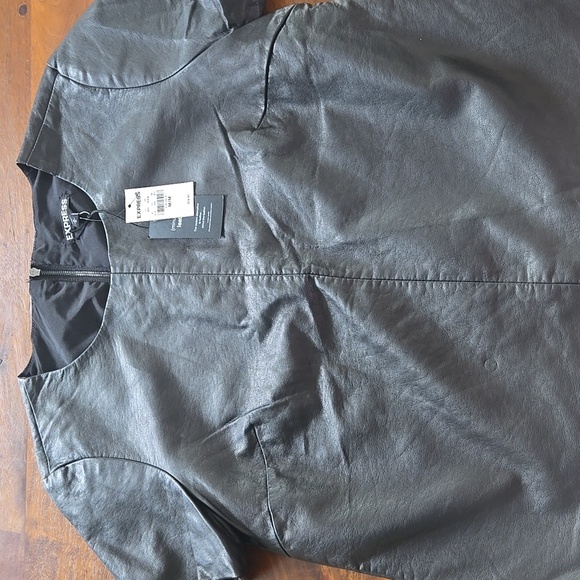 NWT Express Faux Leather Top Size Medium - Picture 11 of 11
